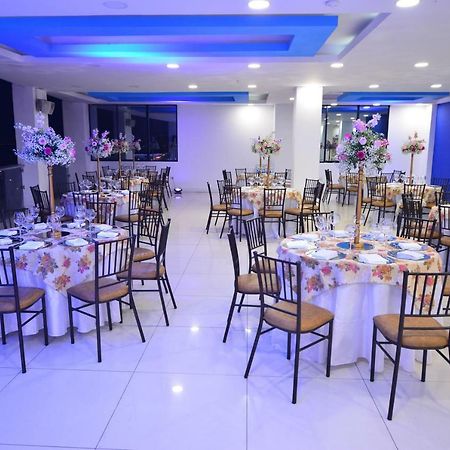 Hotel - Centro Comercial Punta Del Mar Salinas (Santa Elena) Bagian luar foto