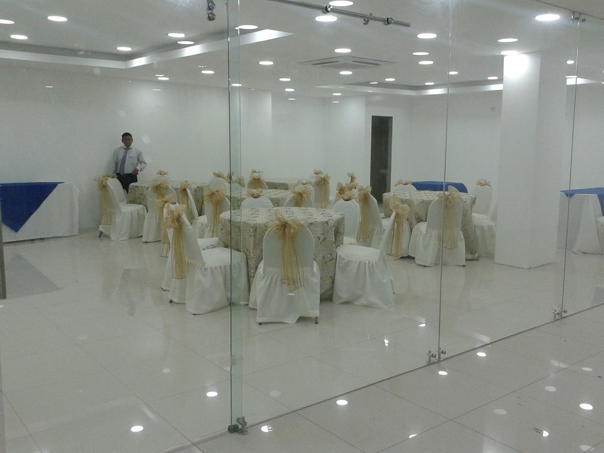 Hotel - Centro Comercial Punta Del Mar Salinas (Santa Elena) Bagian luar foto